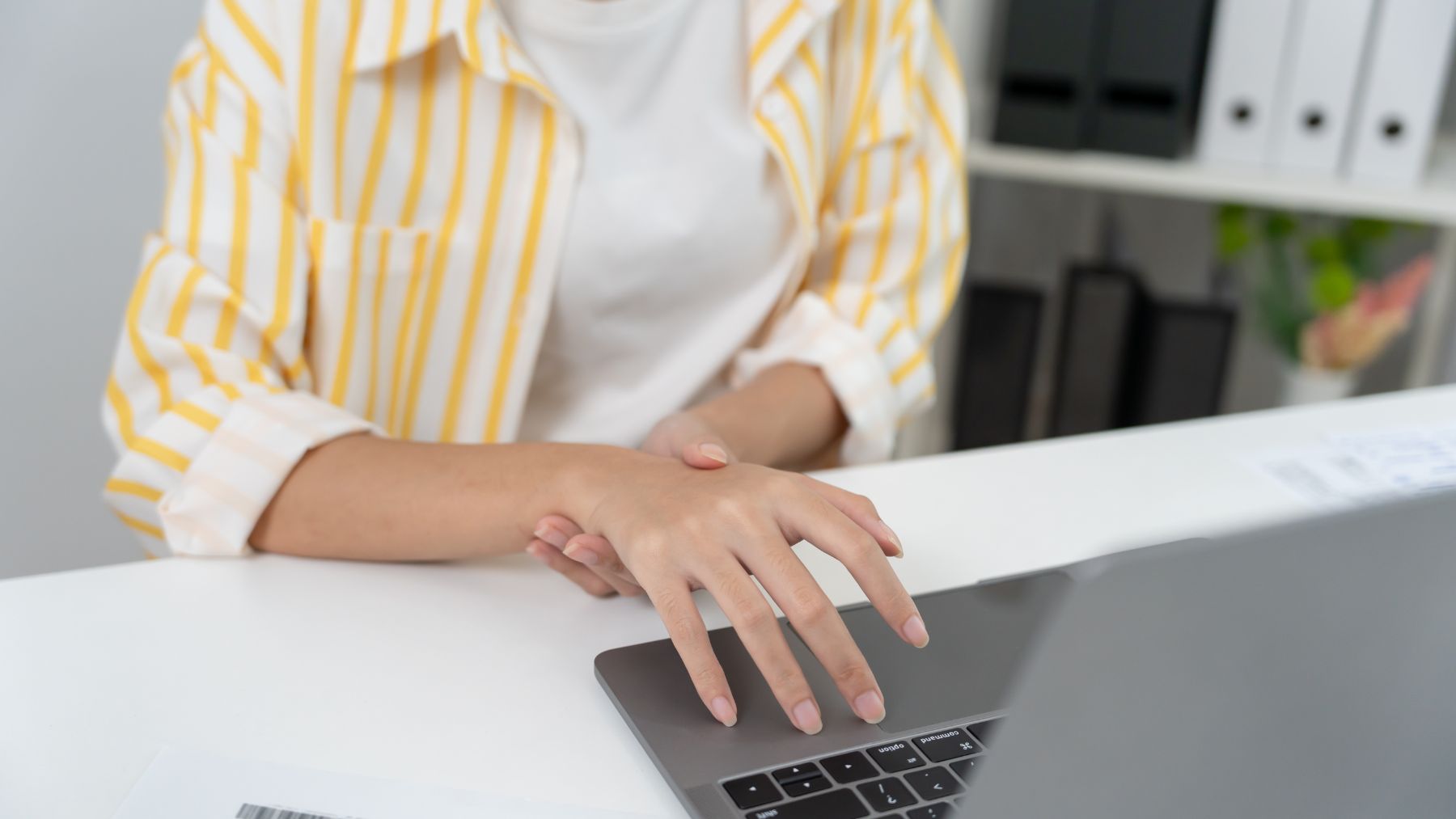 Cieśń nadgarstka u osób pracujących przy komputerze